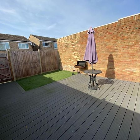 The Bay Apartment Edgware Exterior photo